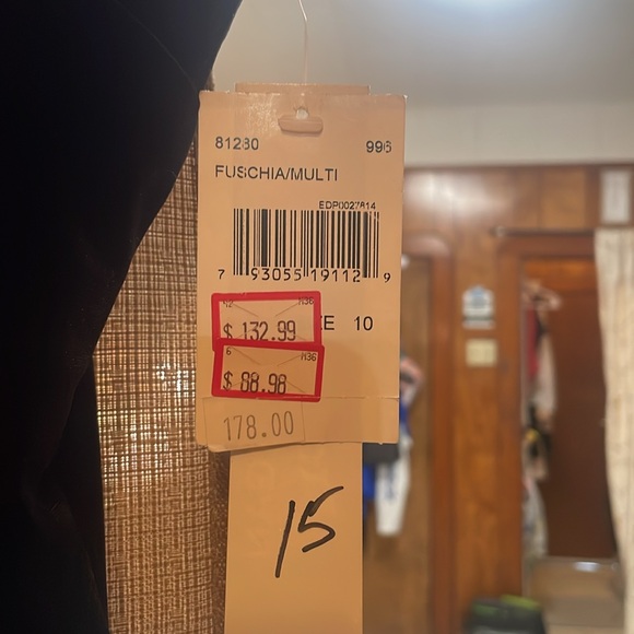 DONNA MORGAN Cropped Velvet Top    Sz 10 🖤✔️ - Picture 7 of 8